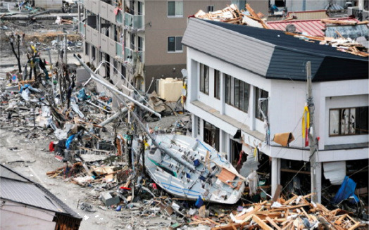 A picture containing building, outdoor, boat, docked

Description automatically generated